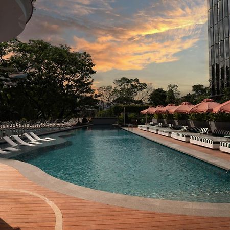 The Standard, Singapura Luaran gambar