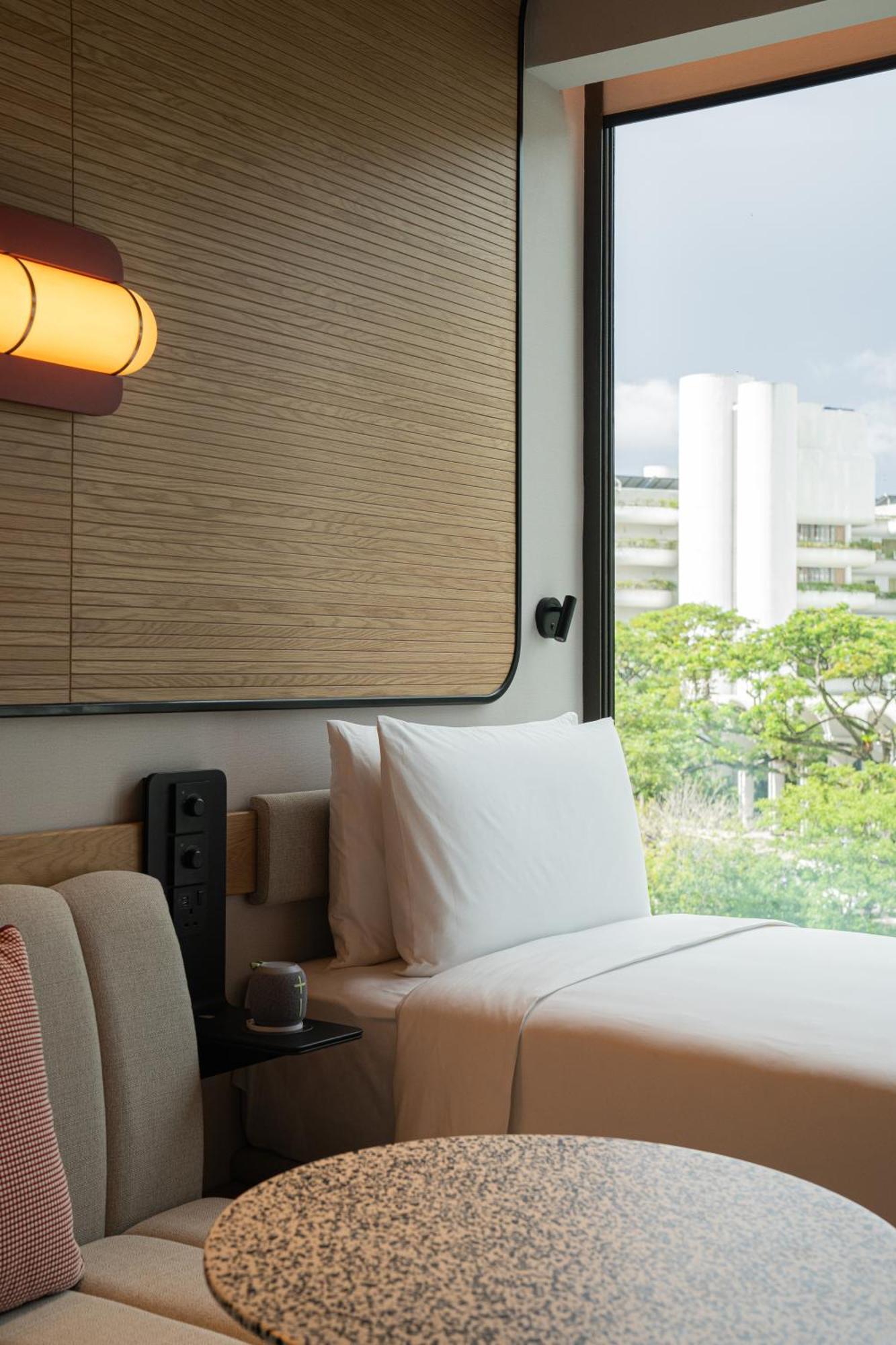 The Standard, Singapura Luaran gambar