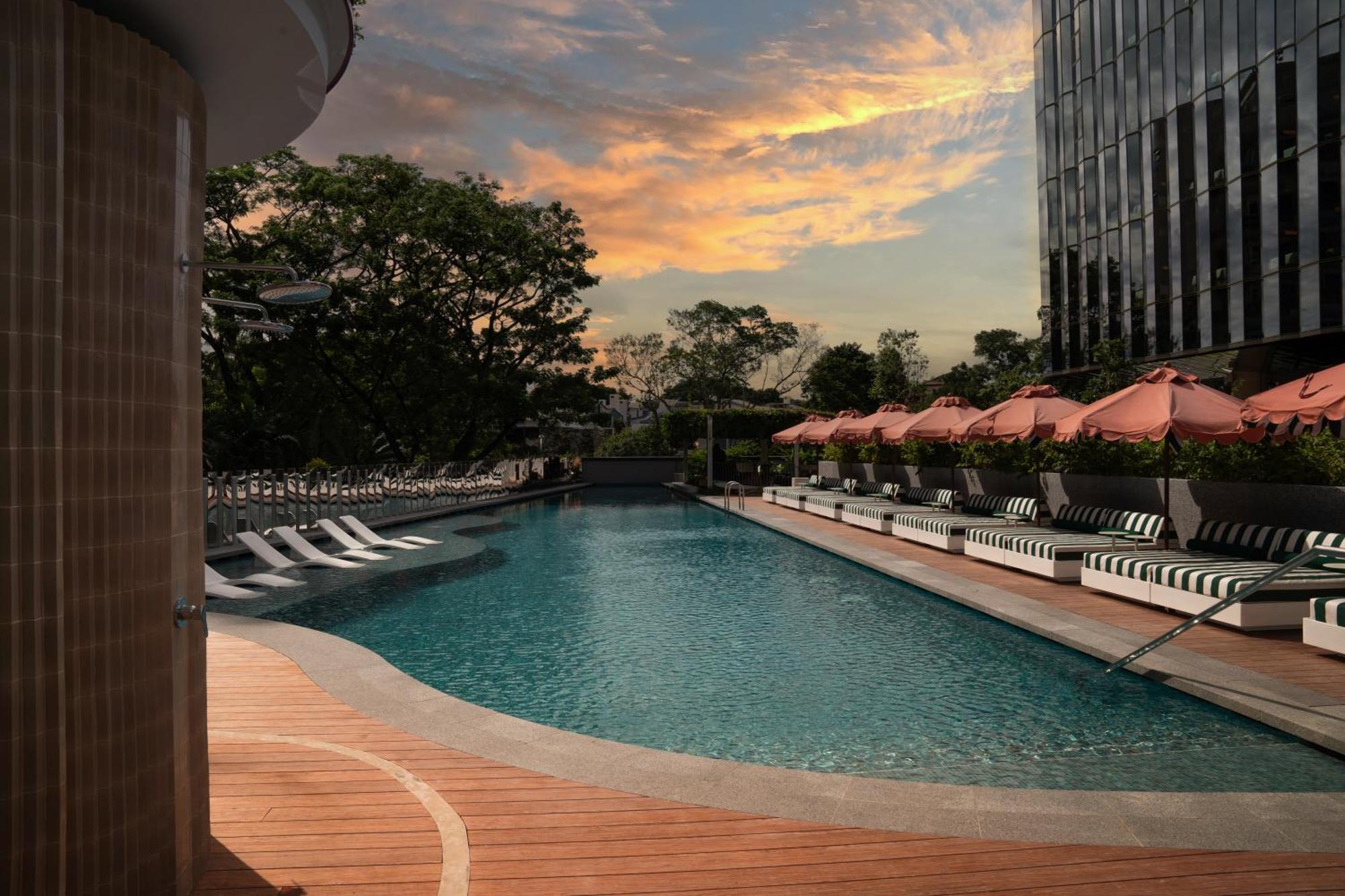 The Standard, Singapura Luaran gambar